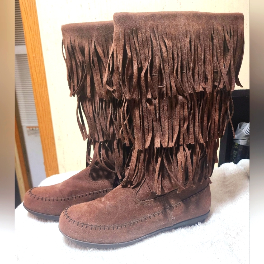 Beautiful Fringe Brown Sherry Boots size 8 ONLY WORN ONCE!